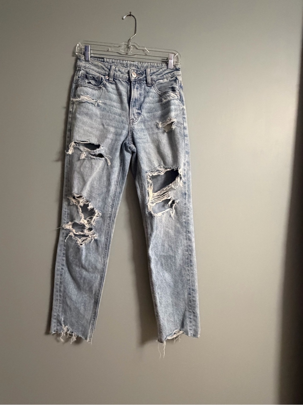 American Eagle Outfitters Light Blue Ripped Boyfriend Jeans